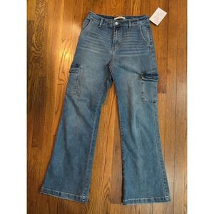 KanCan Womens Mid Rise Med Wash Cargo jeans Lightly distressed edges 7 / 27